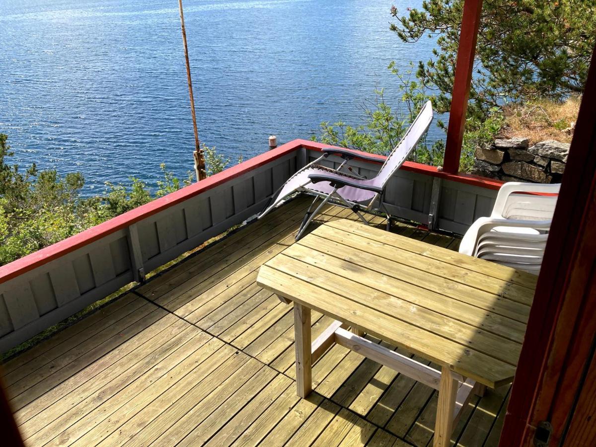 Bergen/Sotra:Waterfront Cabin Villa Haganes Exterior photo