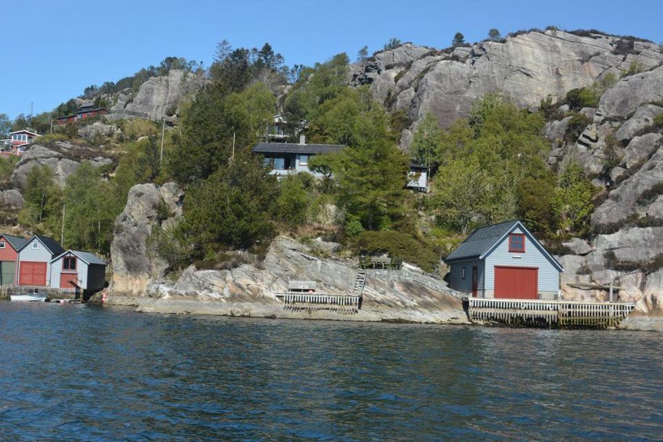 Bergen/Sotra:Waterfront Cabin Villa Haganes Exterior photo