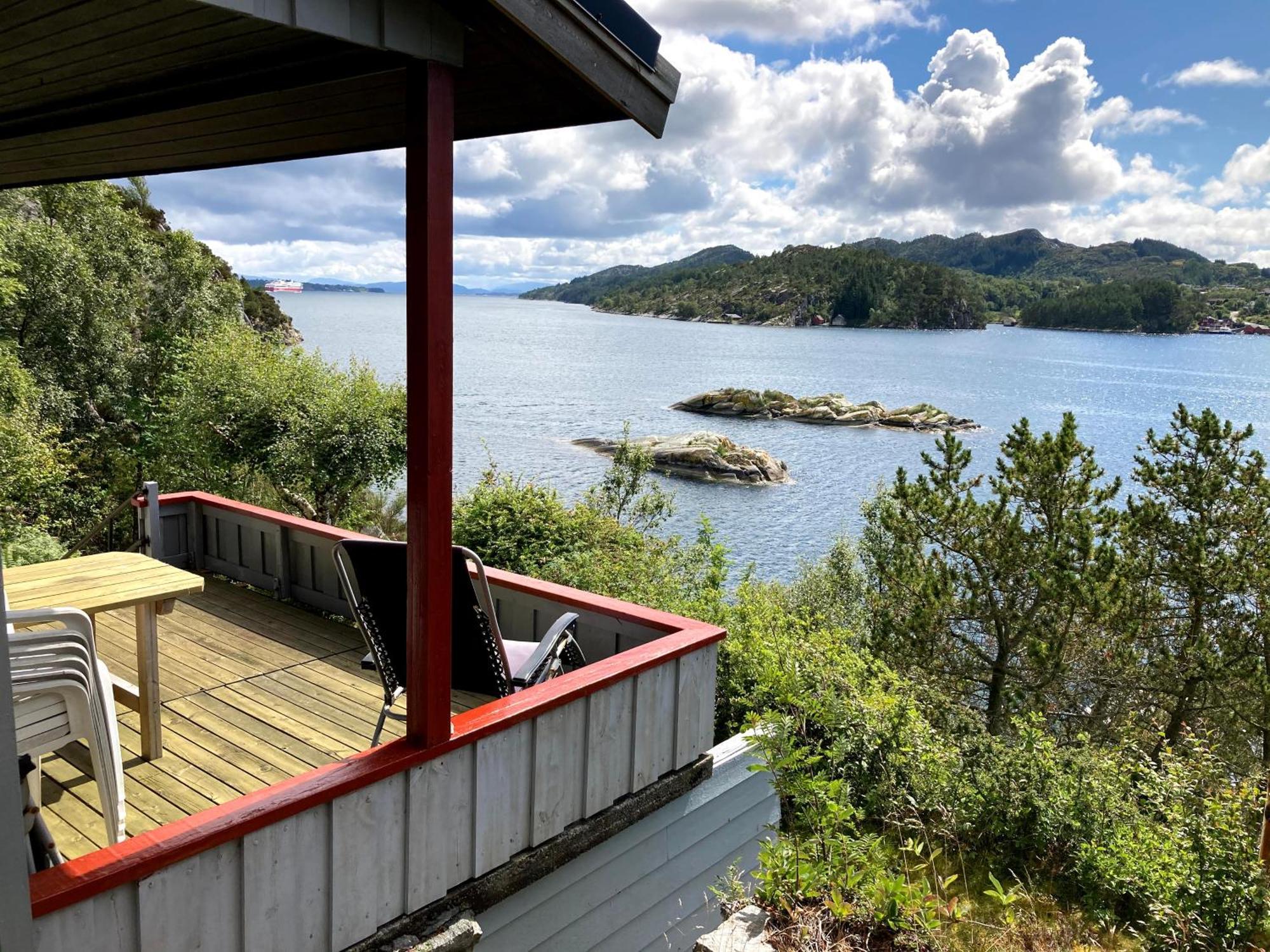 Bergen/Sotra:Waterfront Cabin Villa Haganes Exterior photo